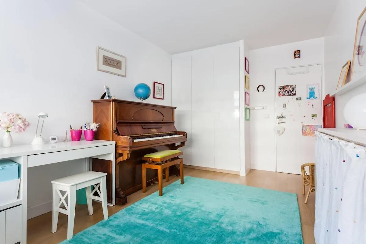 Beautiful Paris Centre Apartment In Garden