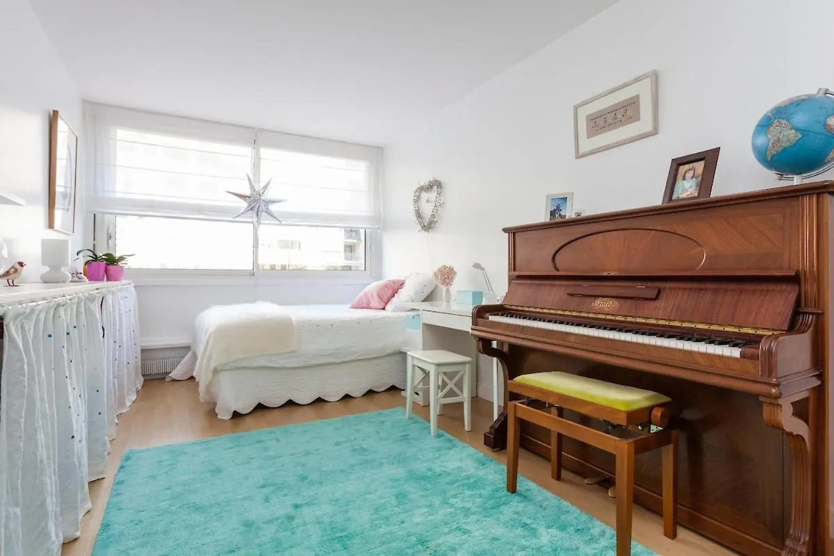 Beautiful Paris Centre Apartment In Garden