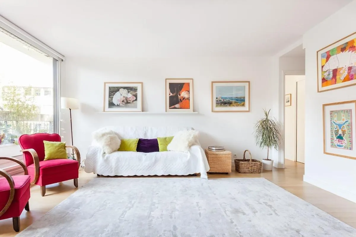 Beautiful Paris Centre Apartment In Garden 0*,