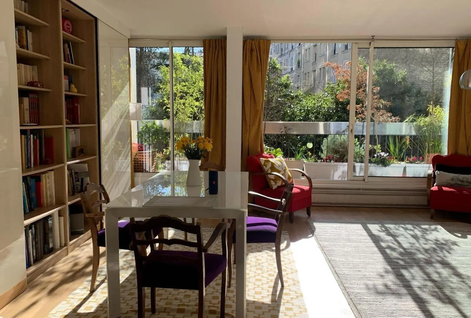 Beautiful Paris Centre Apartment In Garden